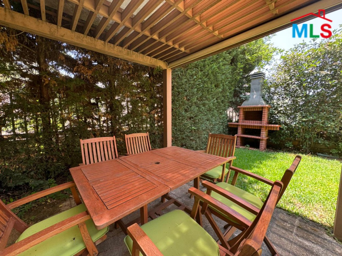 Fully Furnished Apartment With Garden For Rent in a Calm Area in Monteverde