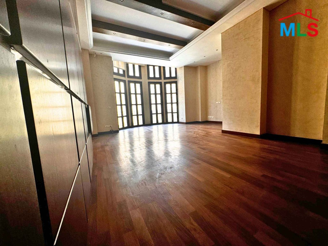 High-End 124 SQM Office For Rent in Prime Location in Down Town