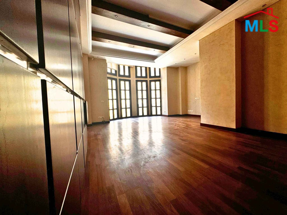 High-End 124 SQM Office For Rent in Prime Location in Down Town
