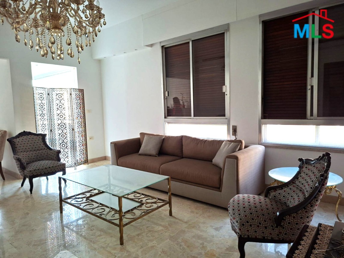 4-Bedroom Apartment For Rent in Corniche Al Mazaraa, Ras Beirut