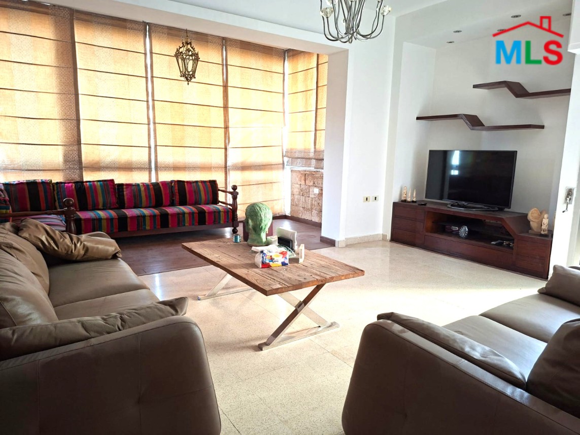 4-Bedroom Apartment For Rent in Corniche Al Mazaraa, Ras Beirut