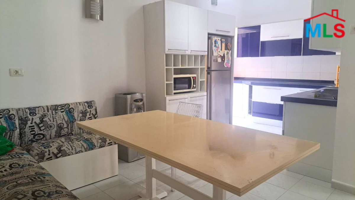 4-Bedroom Apartment For Rent in Corniche Al Mazaraa, Ras Beirut