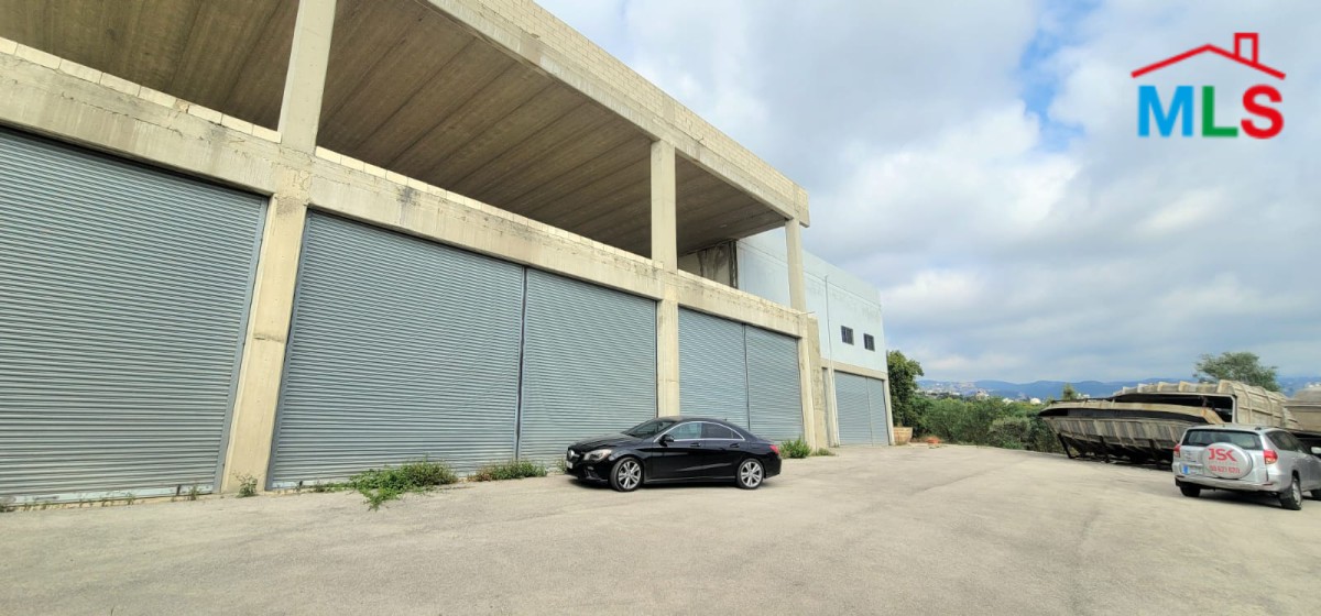 Exclusive! High-Ceiling Industrial Warehouse For Rent in Aamchit
