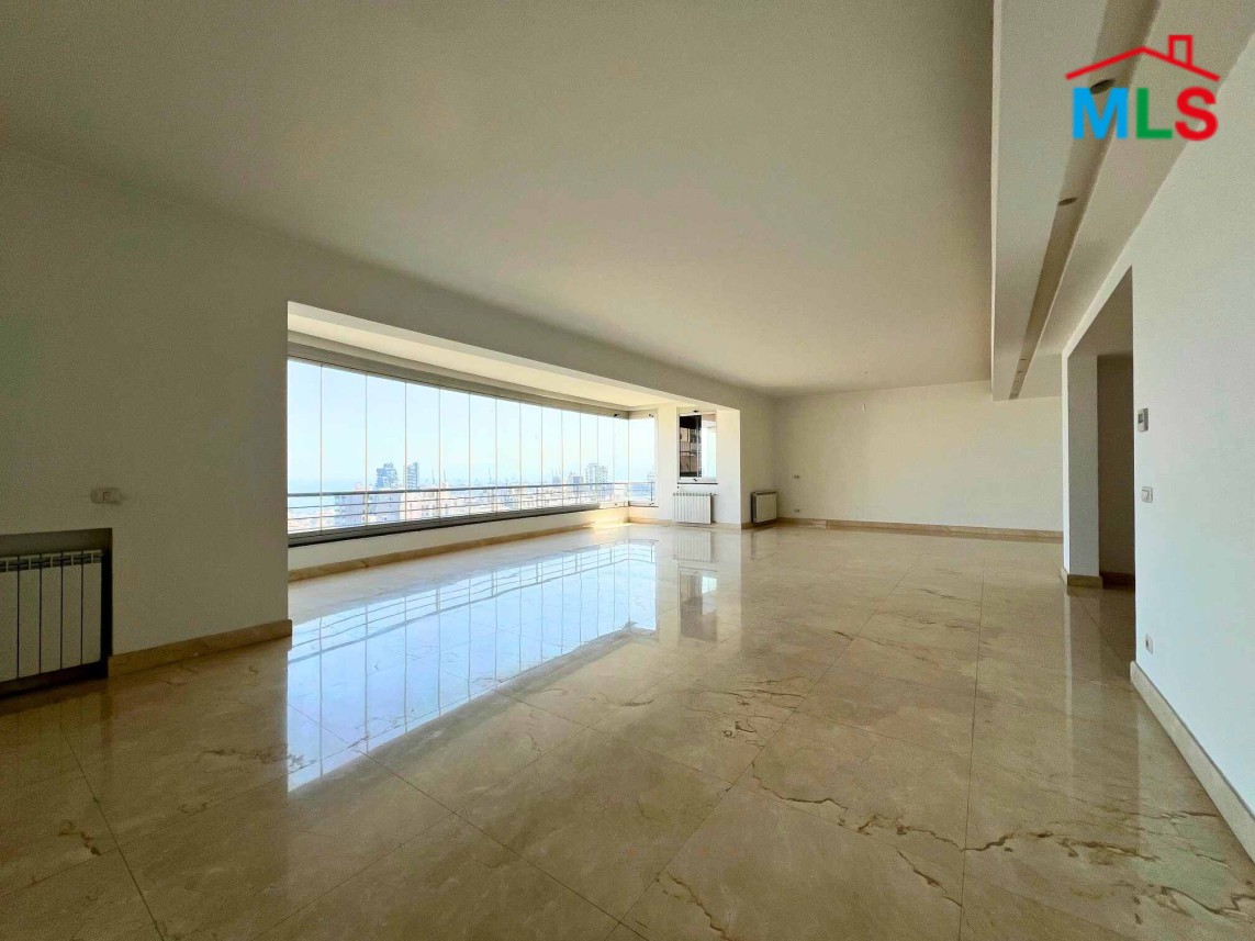 Spacious with Sea & City View Apartment For Rent in Achrafieh, Charles Malek