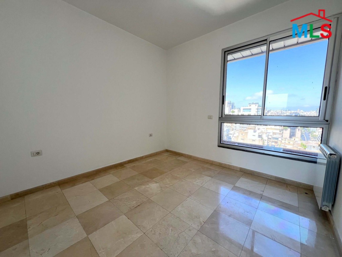 Spacious with Sea & City View Apartment For Rent in Achrafieh, Charles Malek