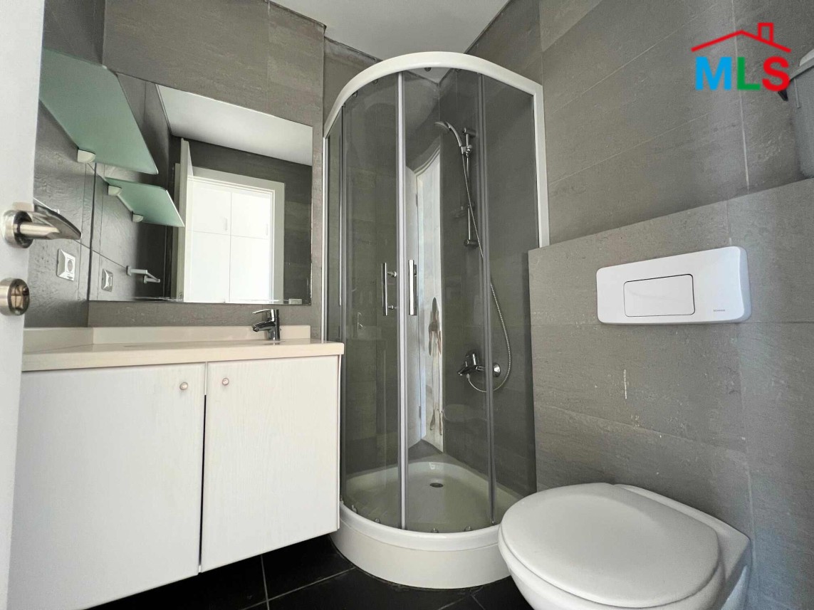 Spacious with Sea & City View Apartment For Rent in Achrafieh, Charles Malek