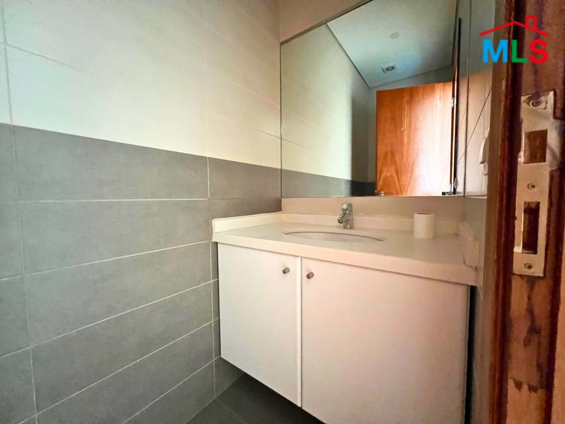 Spacious with Sea & City View Apartment For Rent in Achrafieh, Charles Malek