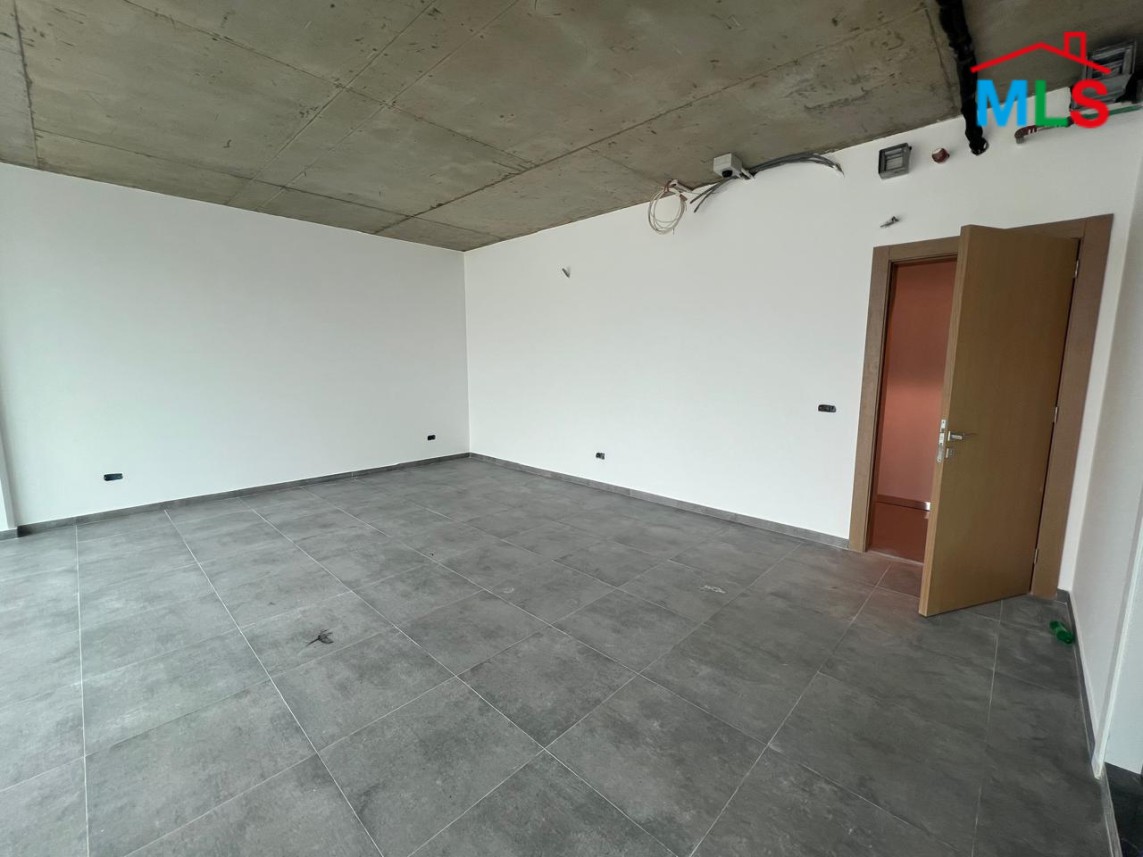 An Open Space Office For Rent in Naccache