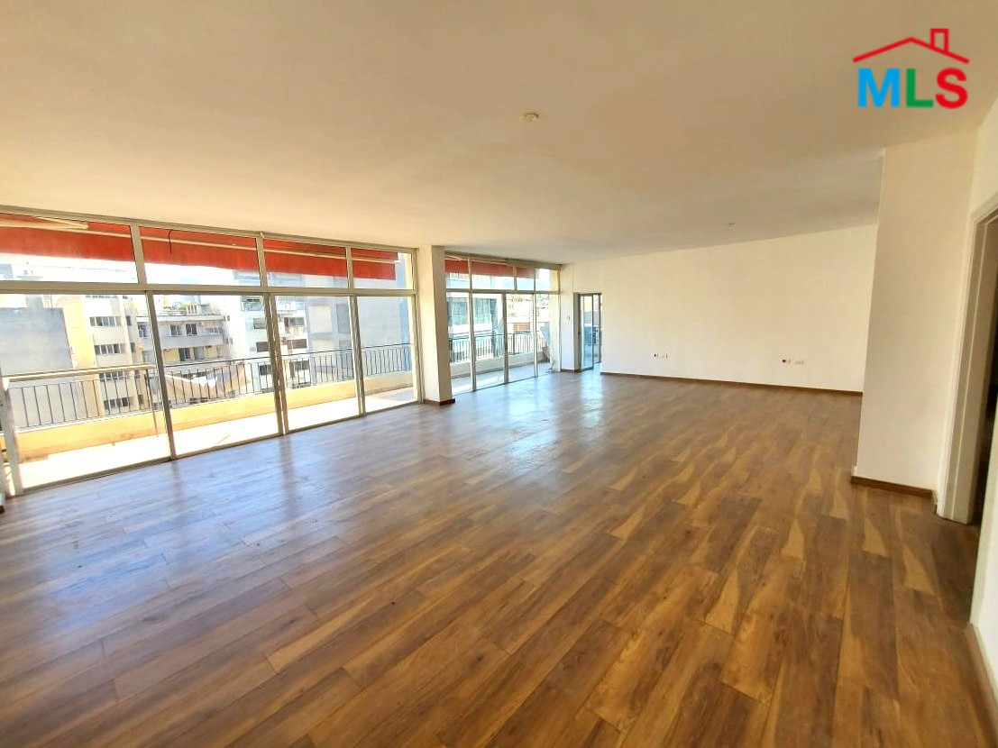 220 SQM Office For Rent In Clemenceau, Ras Beirut