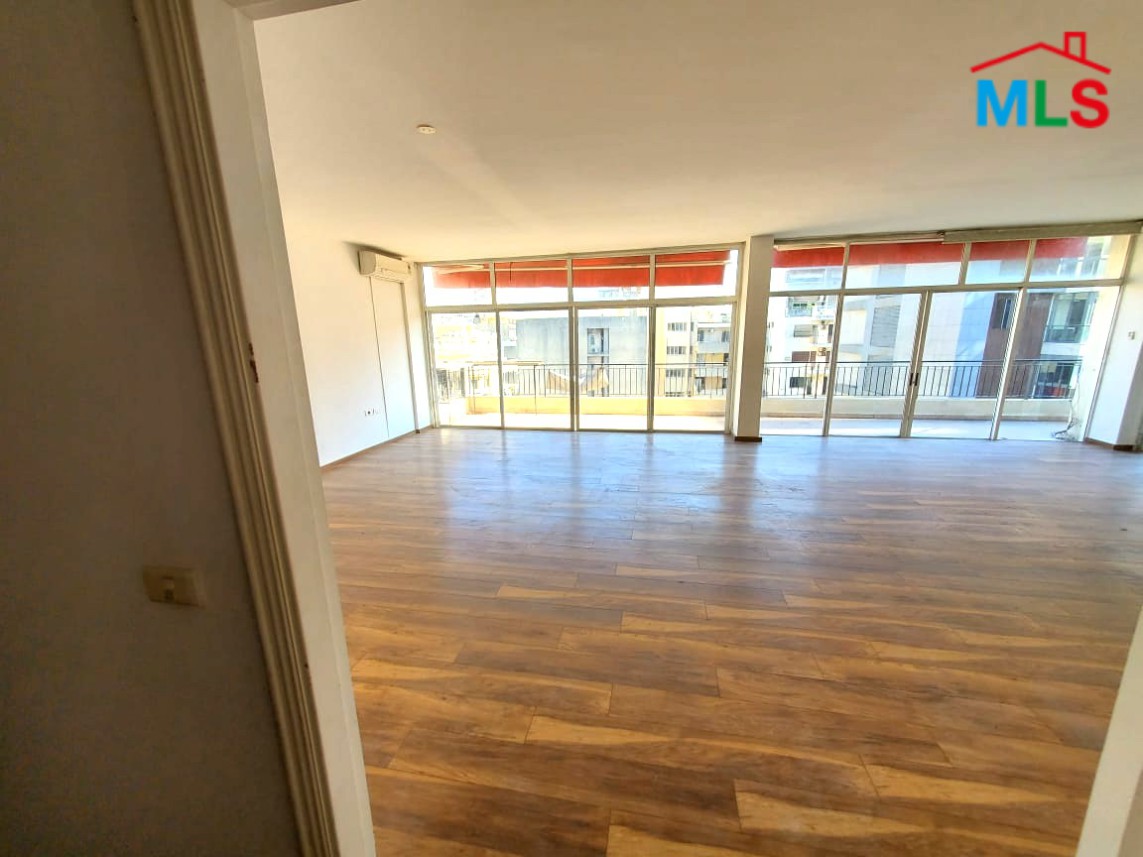220 SQM Office For Rent In Clemenceau, Ras Beirut