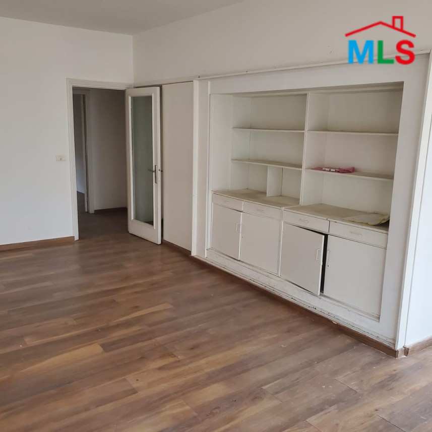 220 SQM Office For Rent In Clemenceau, Ras Beirut