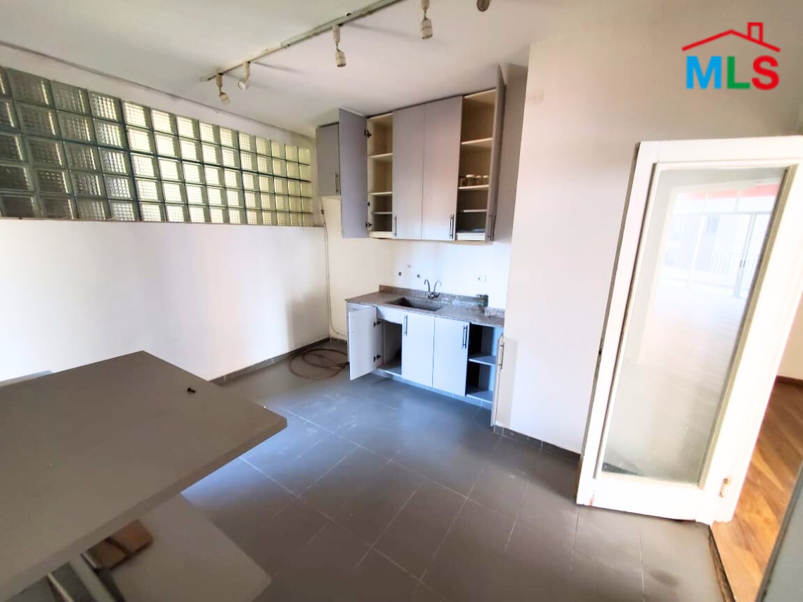 220 SQM Office For Rent In Clemenceau, Ras Beirut