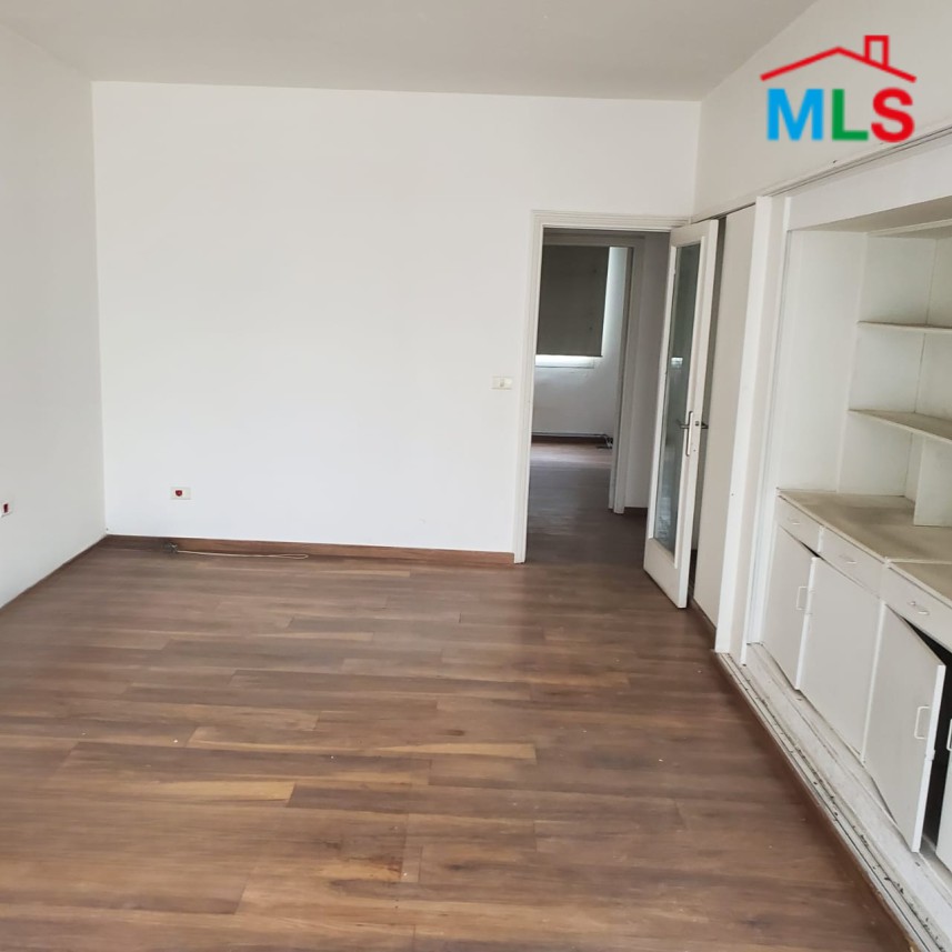 220 SQM Office For Rent In Clemenceau, Ras Beirut
