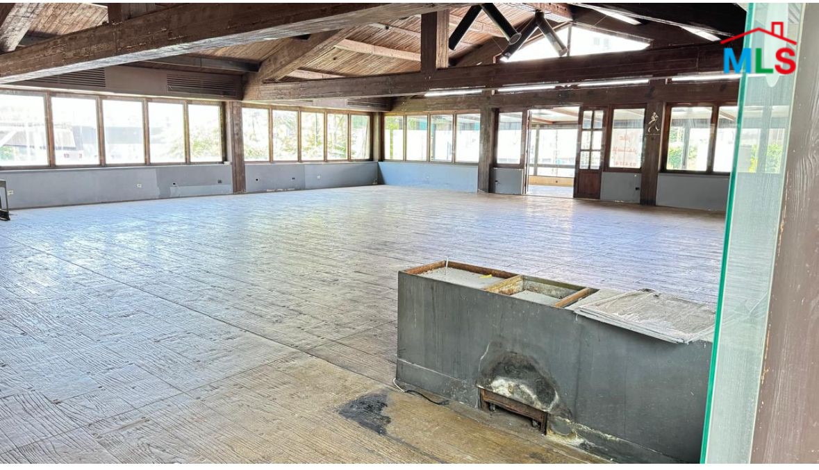 Restaurant For Rent in A Prime Location in Sin El Fil