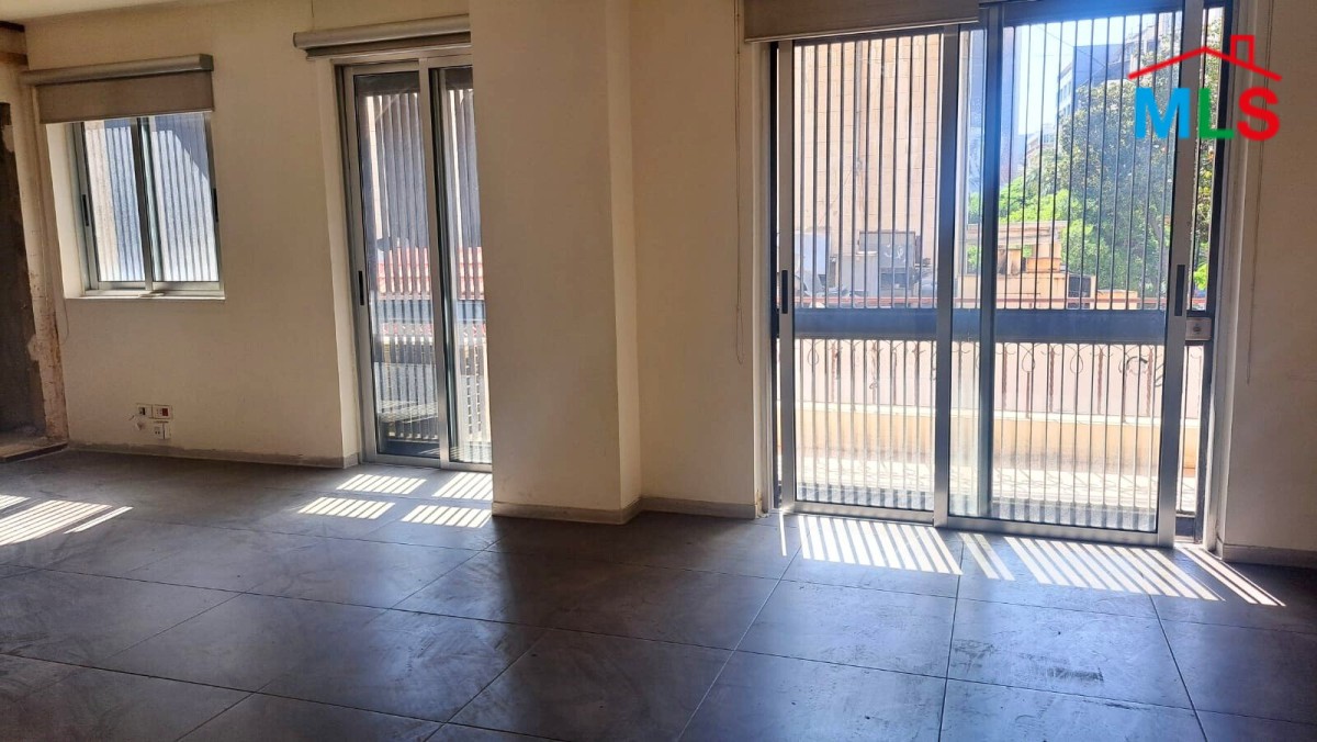 395 SQM Duplex Shop For Rent in Hamra, Ras Beirut
