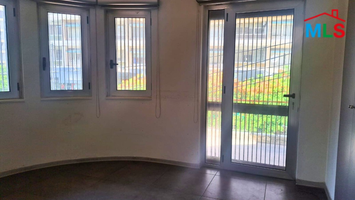 395 SQM Duplex Shop For Rent in Hamra, Ras Beirut