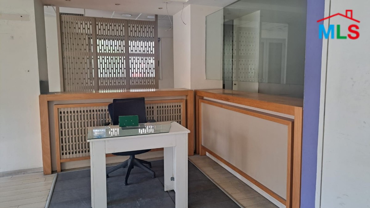 395 SQM Duplex Shop For Rent in Hamra, Ras Beirut
