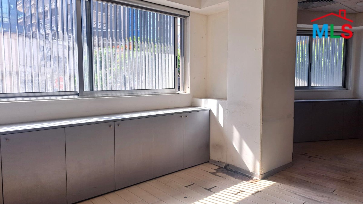395 SQM Duplex Shop For Rent in Hamra, Ras Beirut