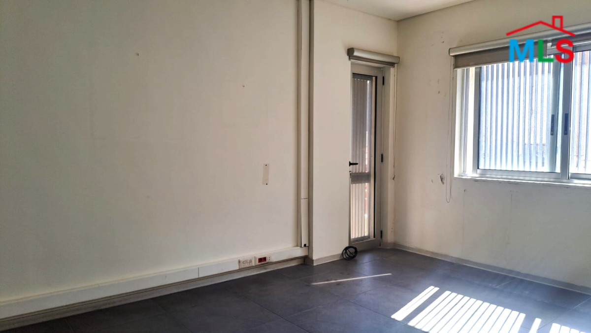 395 SQM Duplex Shop For Rent in Hamra, Ras Beirut
