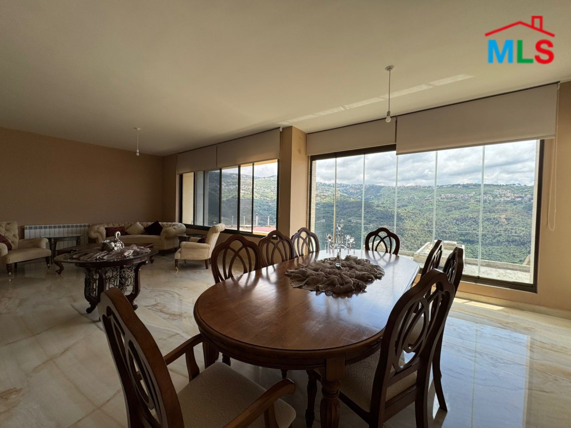 Fully Furnished Apartment For Rent in A Calm And Prime Location in Monteverde
