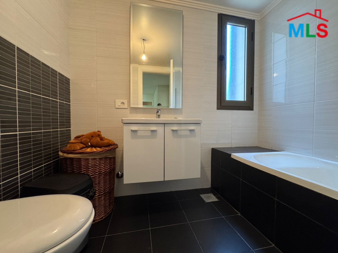 Fully Furnished Apartment For Rent in A Calm And Prime Location in Monteverde