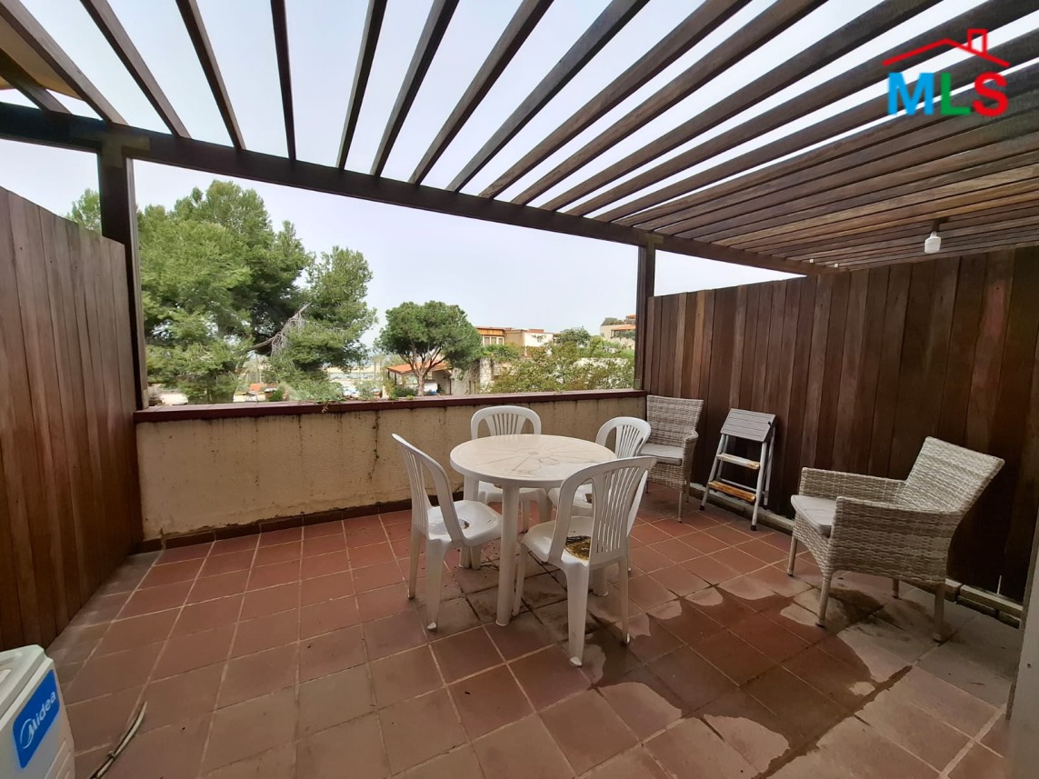 Furnished Chalet With Sea View For Rent in Kaslik