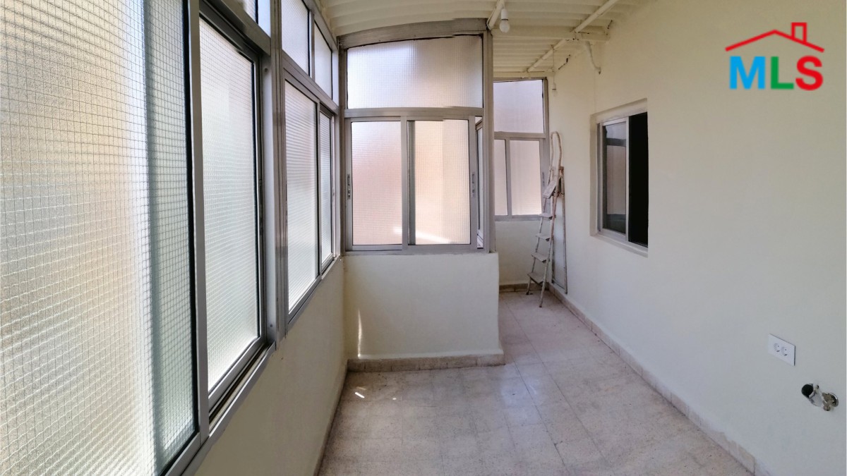 Bright Apartment For Rent in Achrafieh, Sioufi