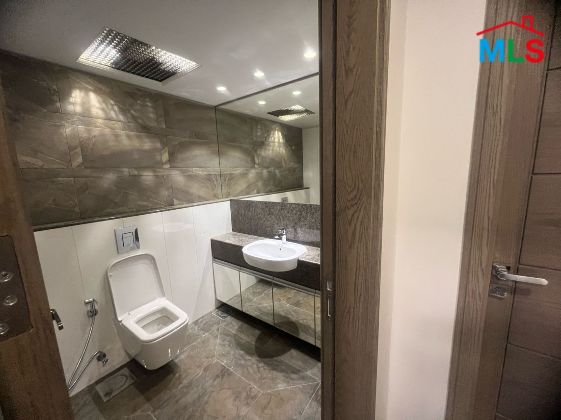 Villa With A Spacious Terrace For Rent in Fakra Club