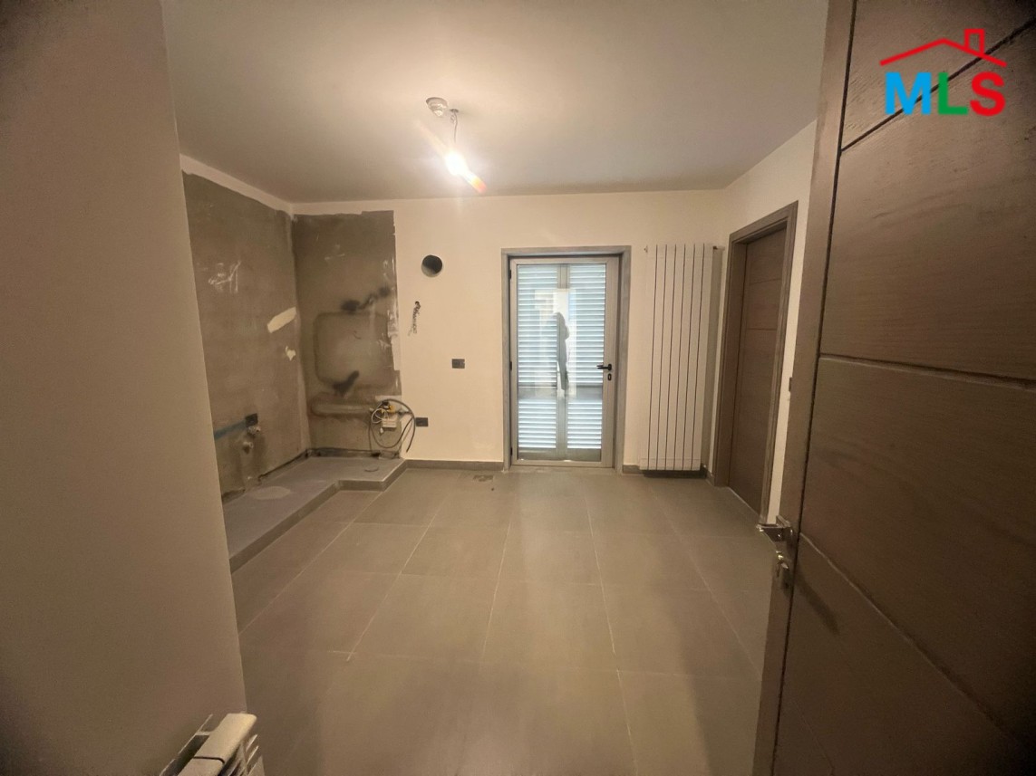 Villa With A Spacious Terrace For Rent in Fakra Club