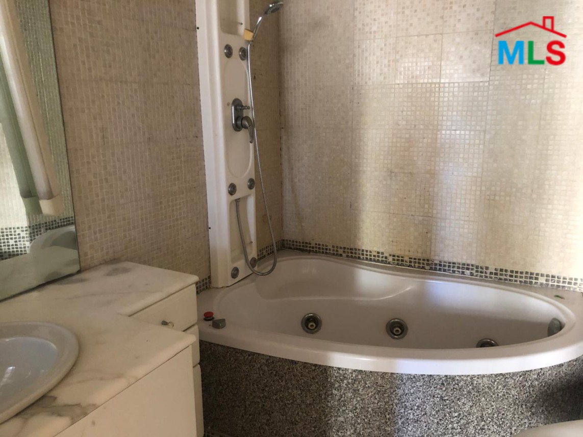 3-Bedroom Apartment For Rent in Achrafieh, Carré D'or