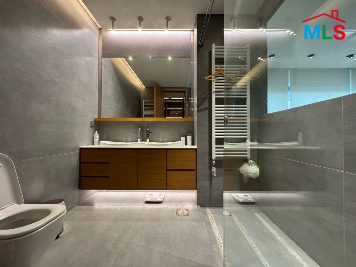 Fully Furnished High-End Finishing Apartment For Rent in Beit Meri