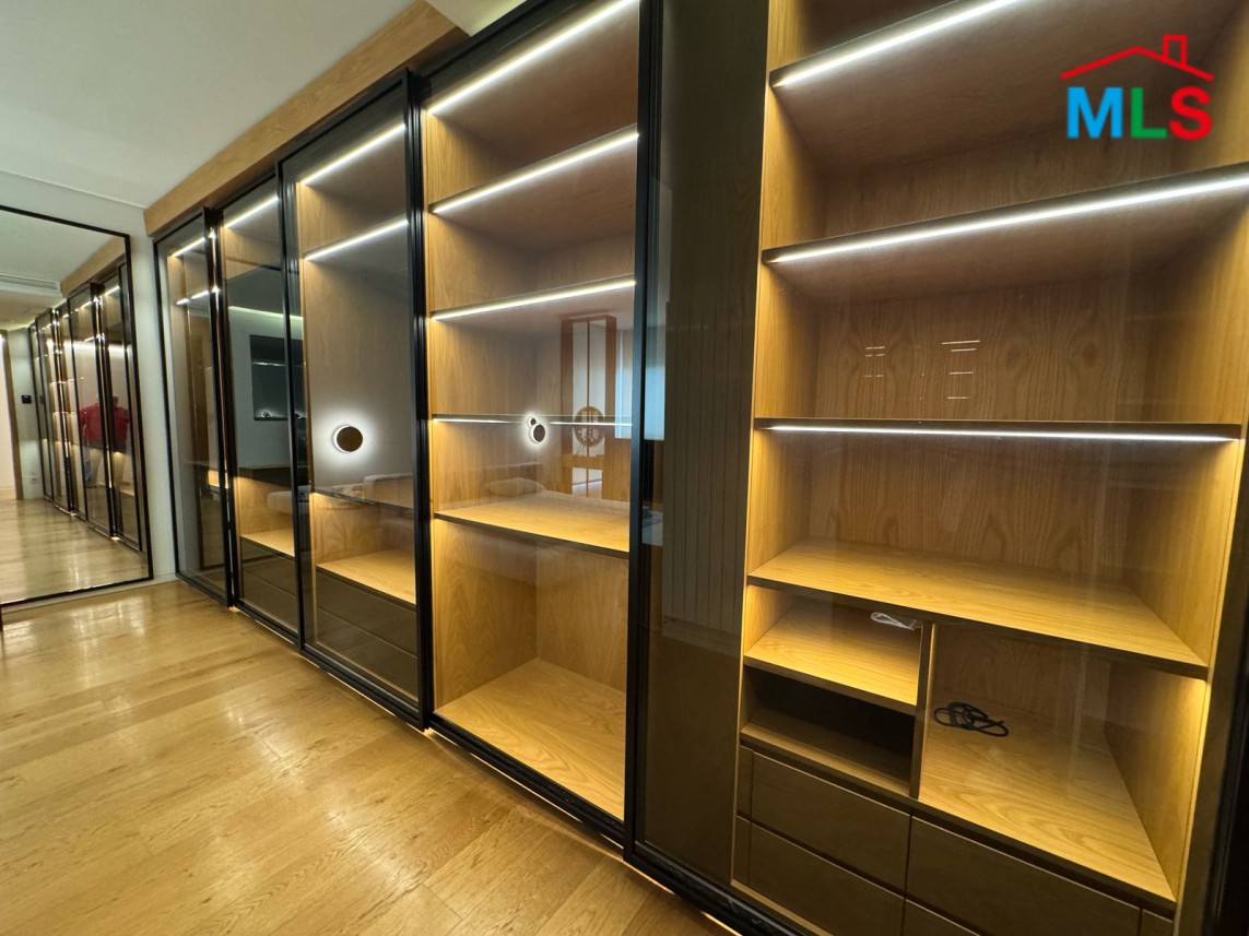 Fully Furnished High-End Finishing Apartment For Rent in Beit Meri