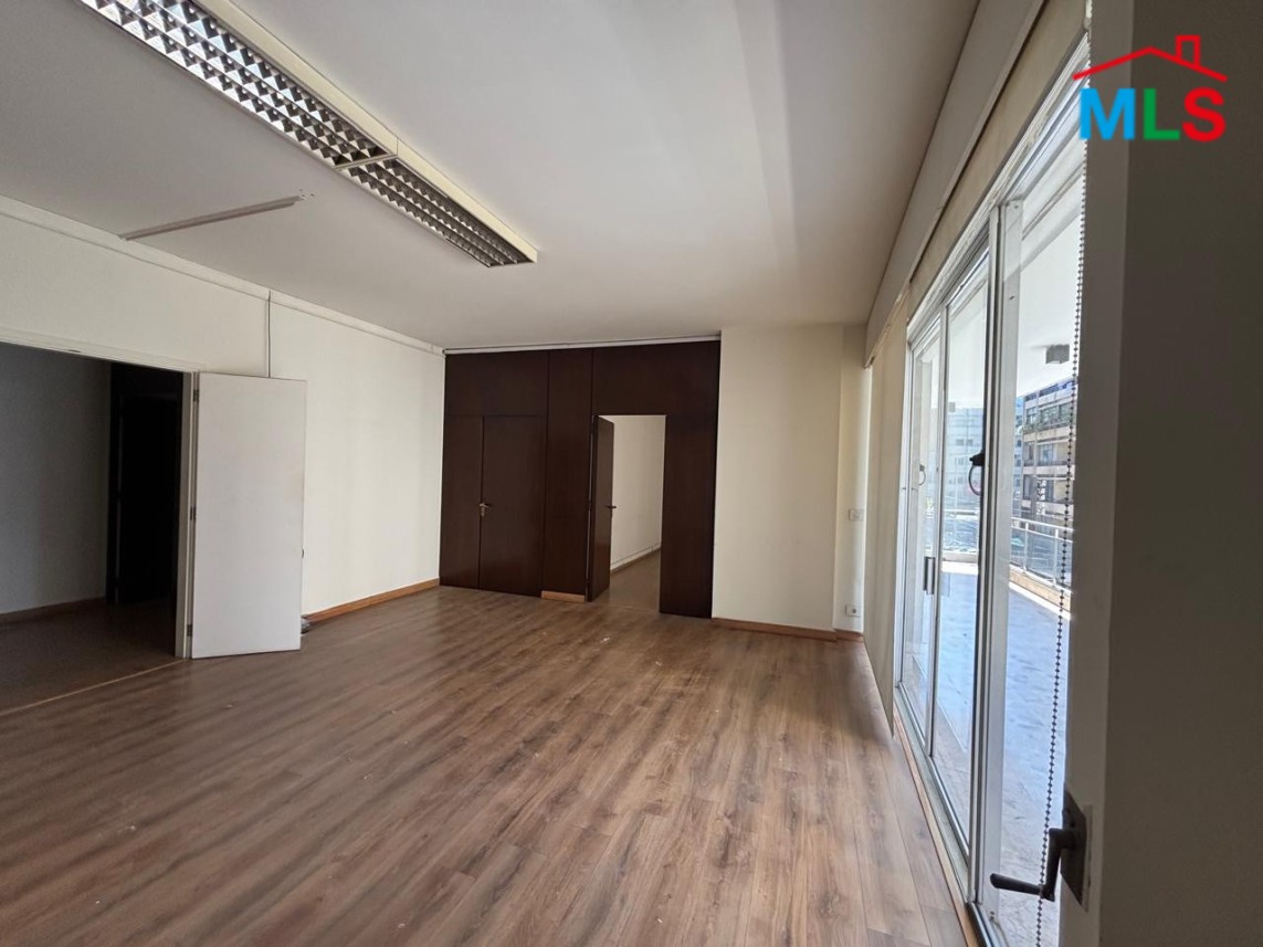 300 SQM Office For Rent in Badaro