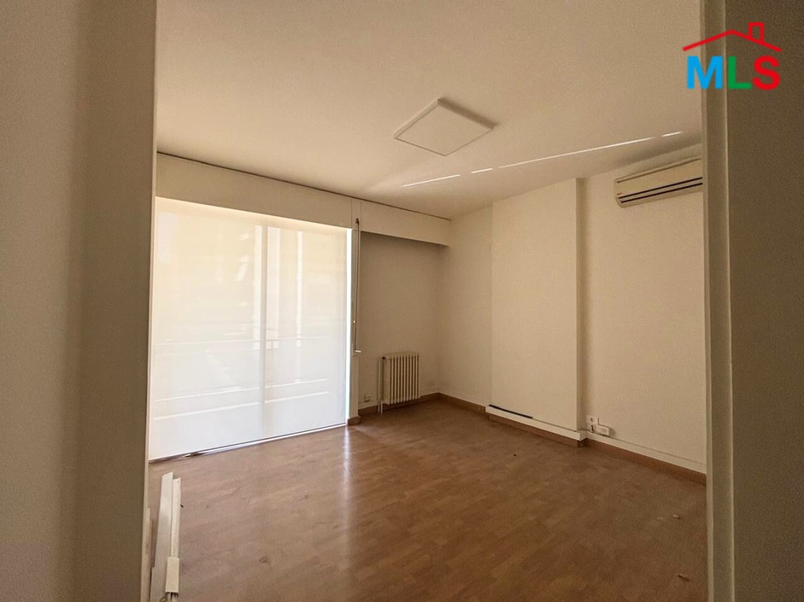 300 SQM Office For Rent in Badaro