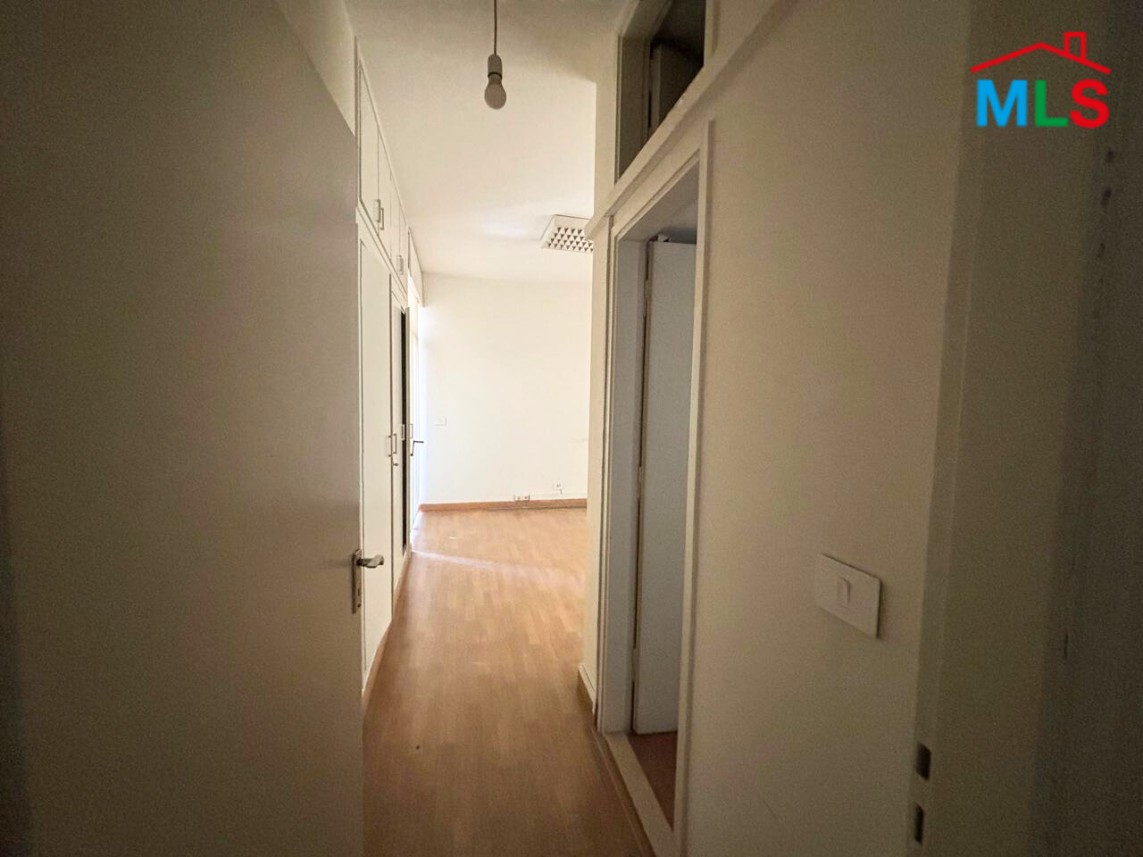 300 SQM Office For Rent in Badaro