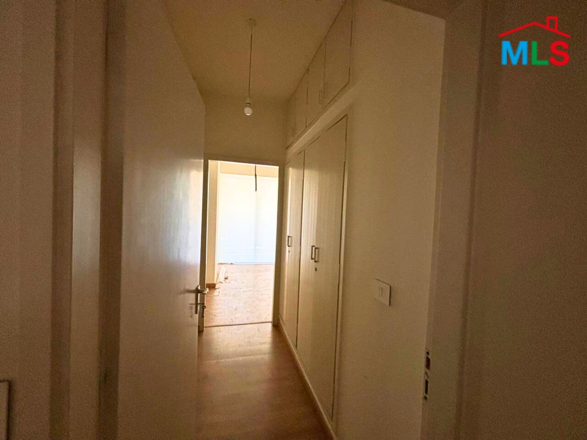 300 SQM Office For Rent in Badaro
