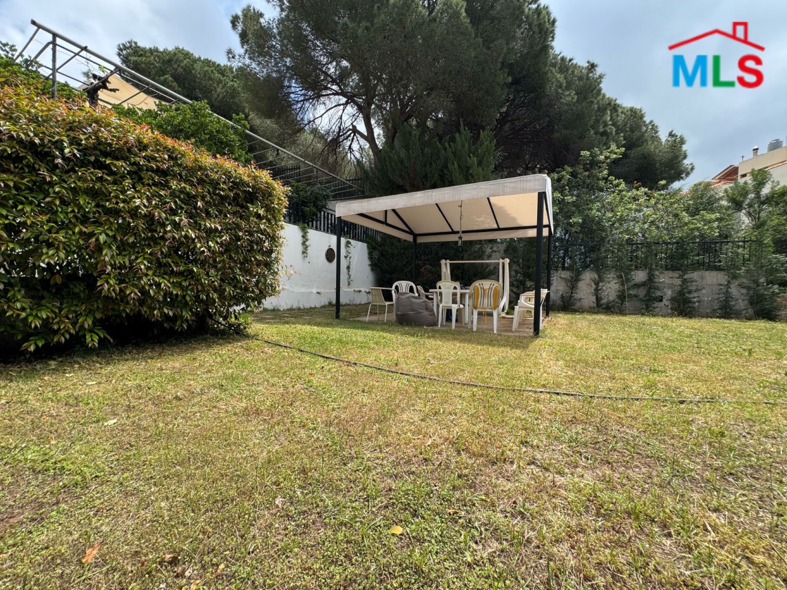 A High-End Villa With Garden For Rent In Monteverde