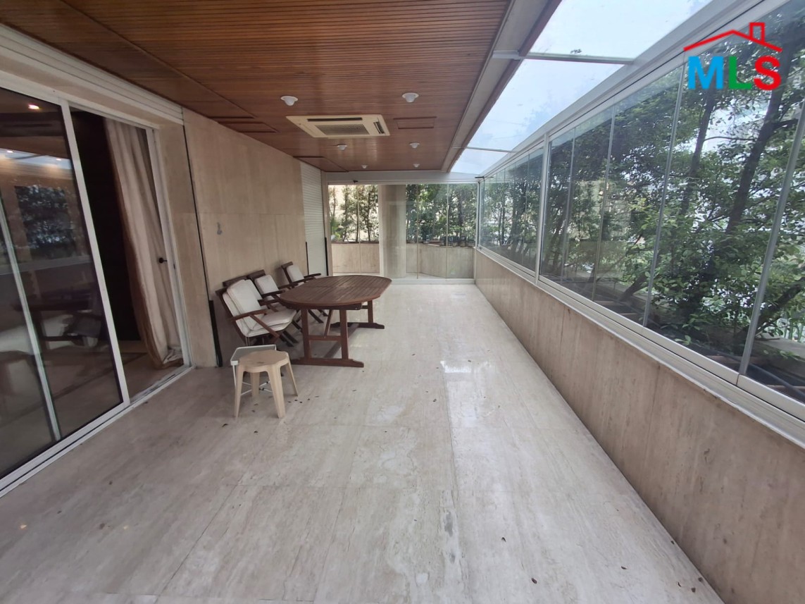 Furnished 4-Bedroom Apartment For Rent in Achrafieh, Nazareth
