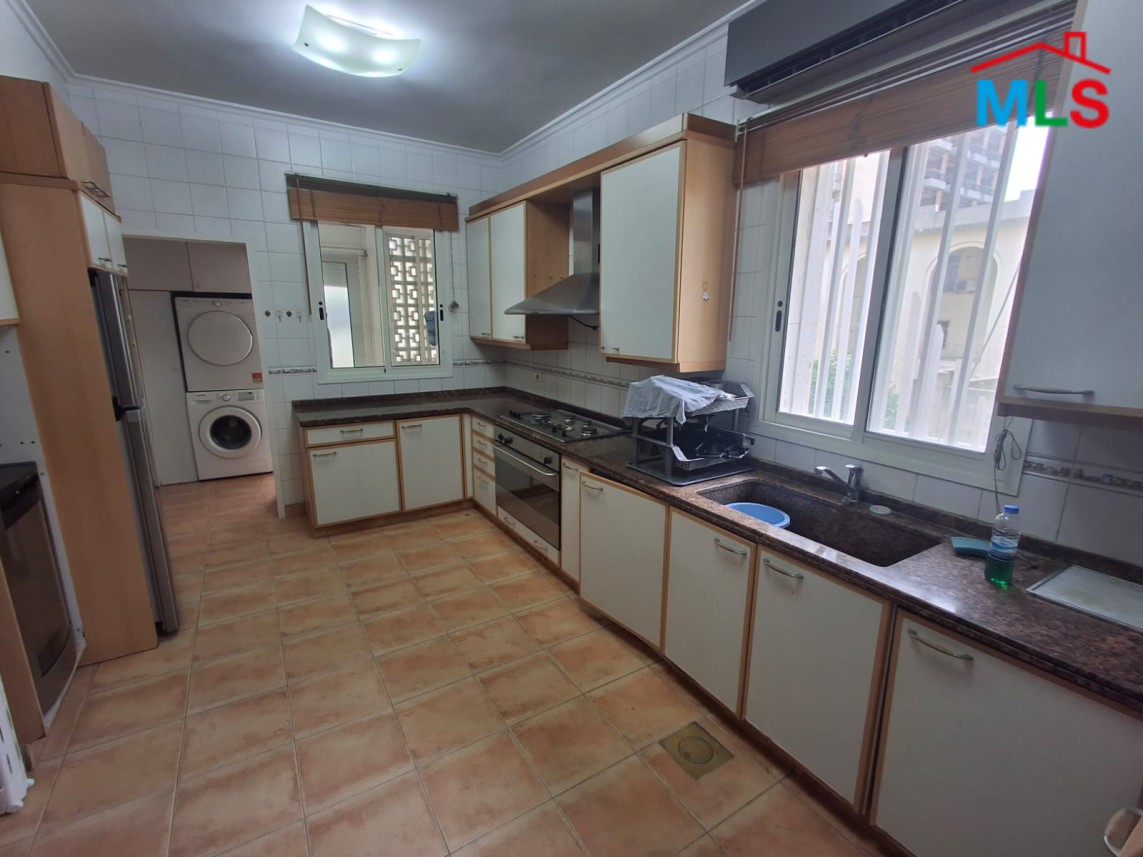 Furnished 4-Bedroom Apartment For Rent in Achrafieh, Nazareth