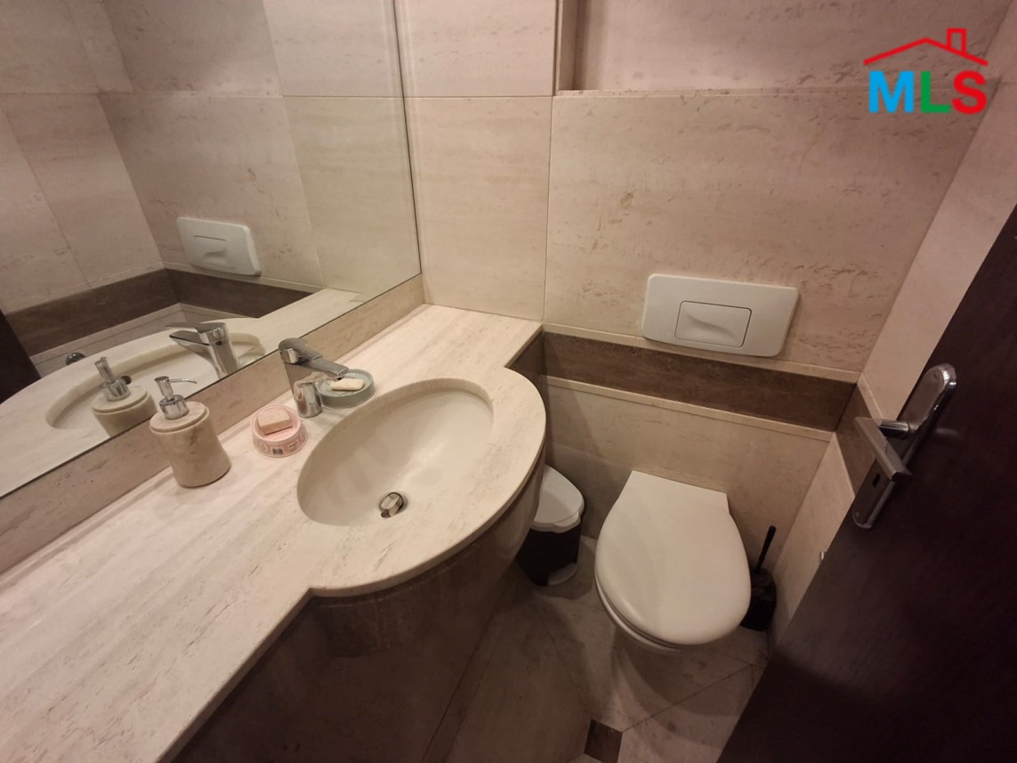 Furnished 4-Bedroom Apartment For Rent in Achrafieh, Nazareth