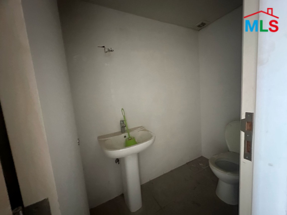60 m2 Office For Rent in Mtayleb