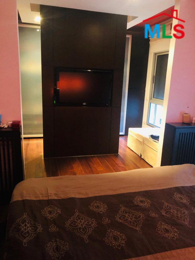 Moden One Bedroom Apartment For Rent in Sioufi, Achrafieh