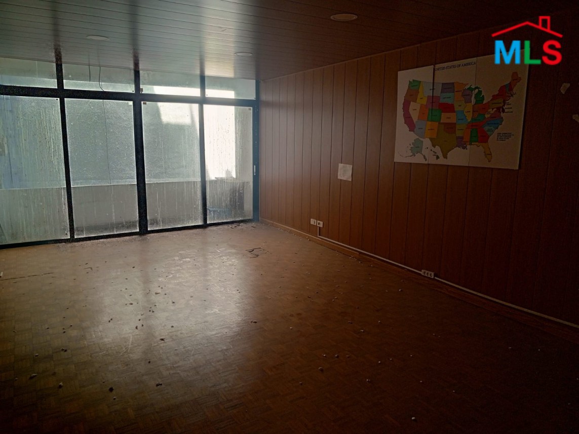 100 SQM Office For Rent in Saifi