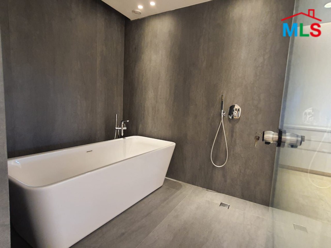 Fully Furnished Decorated Penthouse For Rent in A Prime Location In Adma
