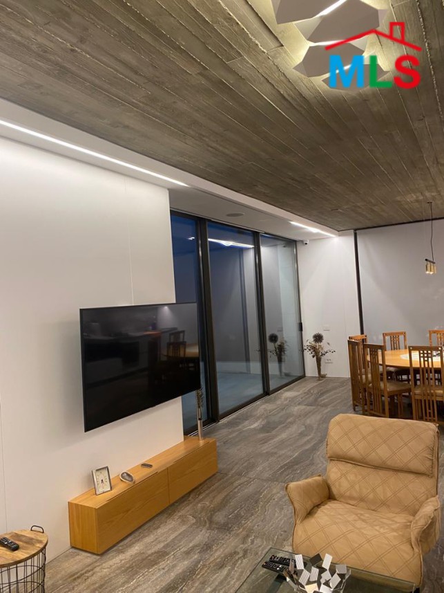 Fully Furnished Decorated Penthouse For Rent in A Prime Location In Adma