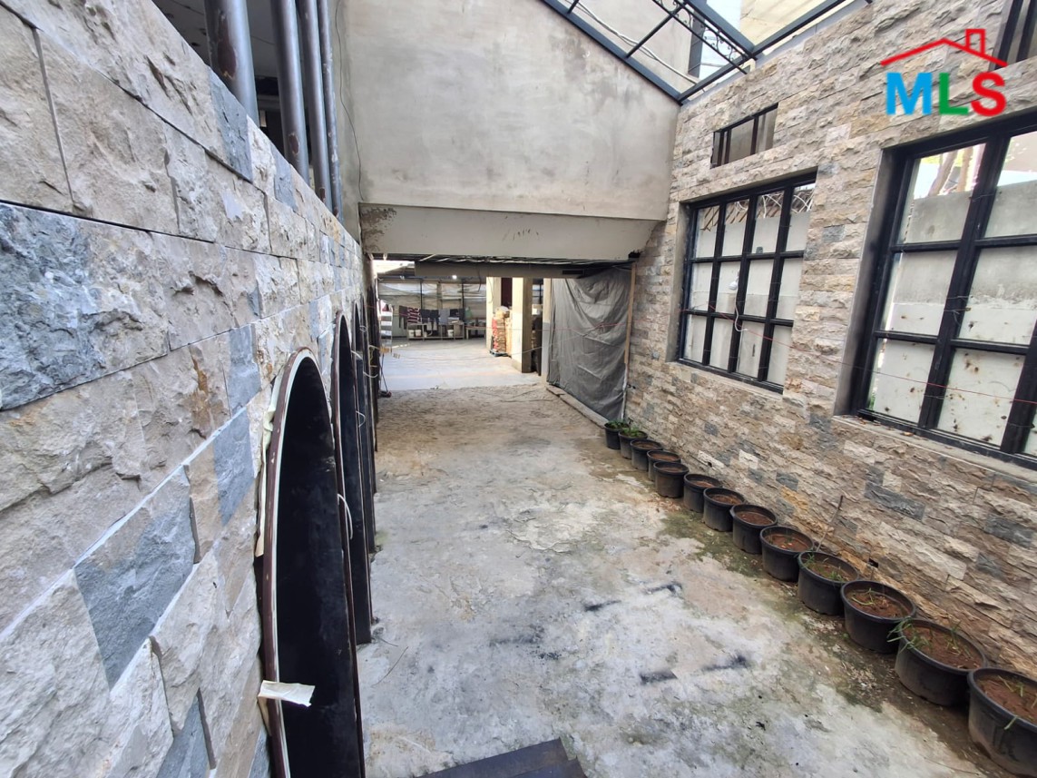 1,035 SQM Restaurant with Terrace For Rent in Achrafieh, Sodeco