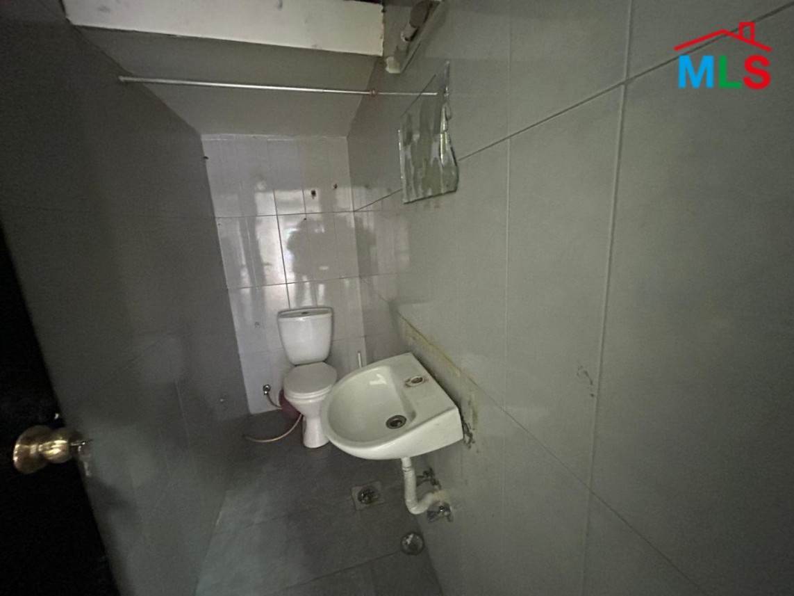Shop With Terrace For Rent In Koraytem