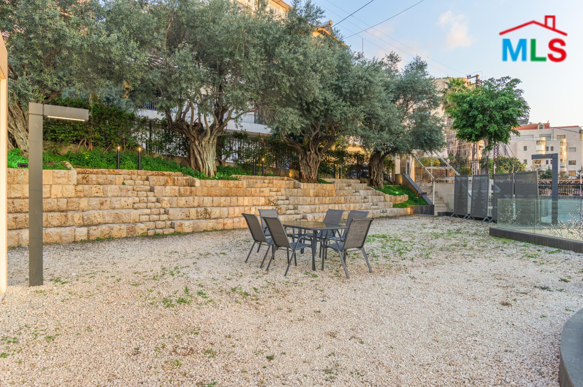 Furnished Individual Chalet With Garden For Rent in Kfarhbeib