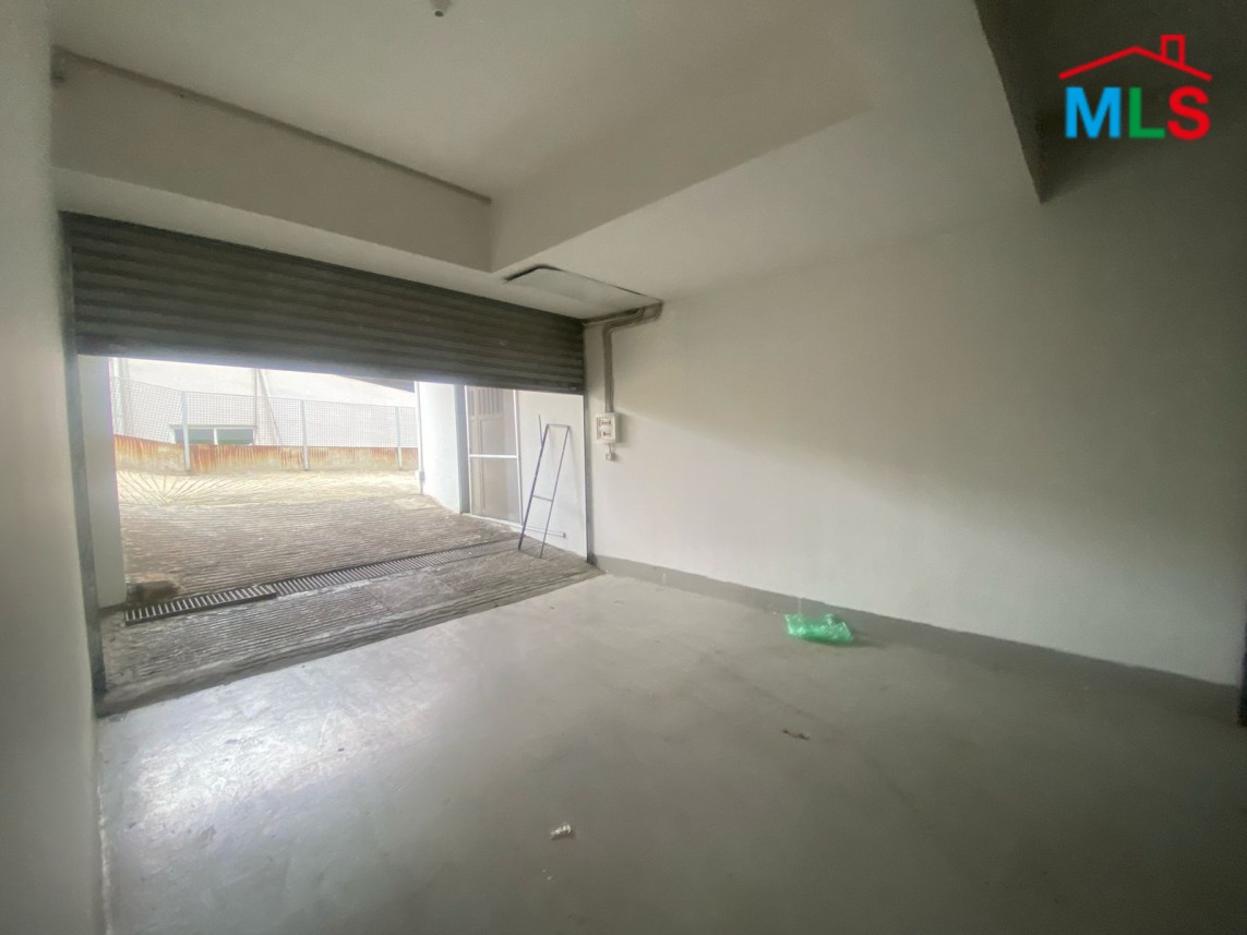 350 SQM Warehouse For Rent In Mazraat Yachouh
