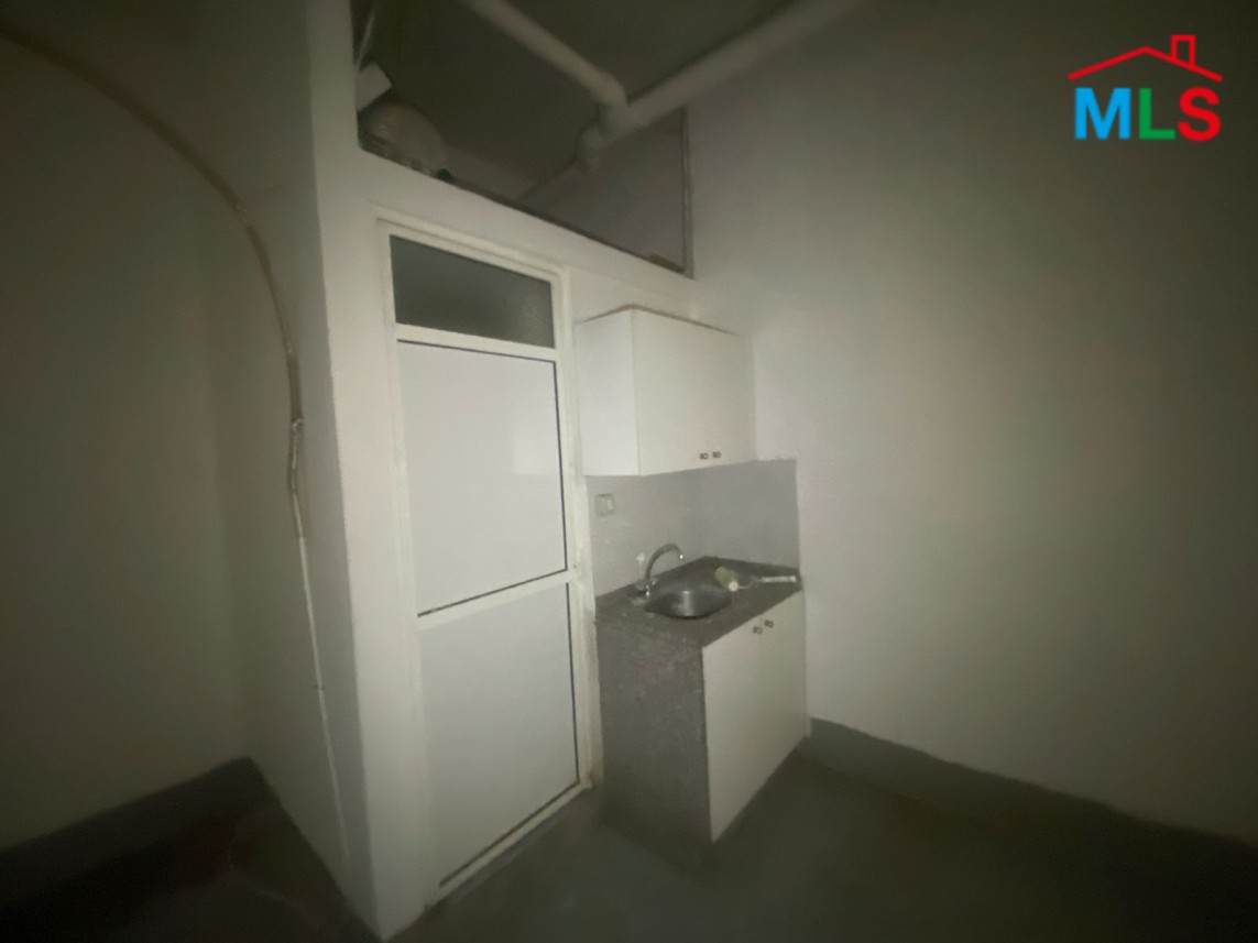 350 SQM Warehouse For Rent In Mazraat Yachouh